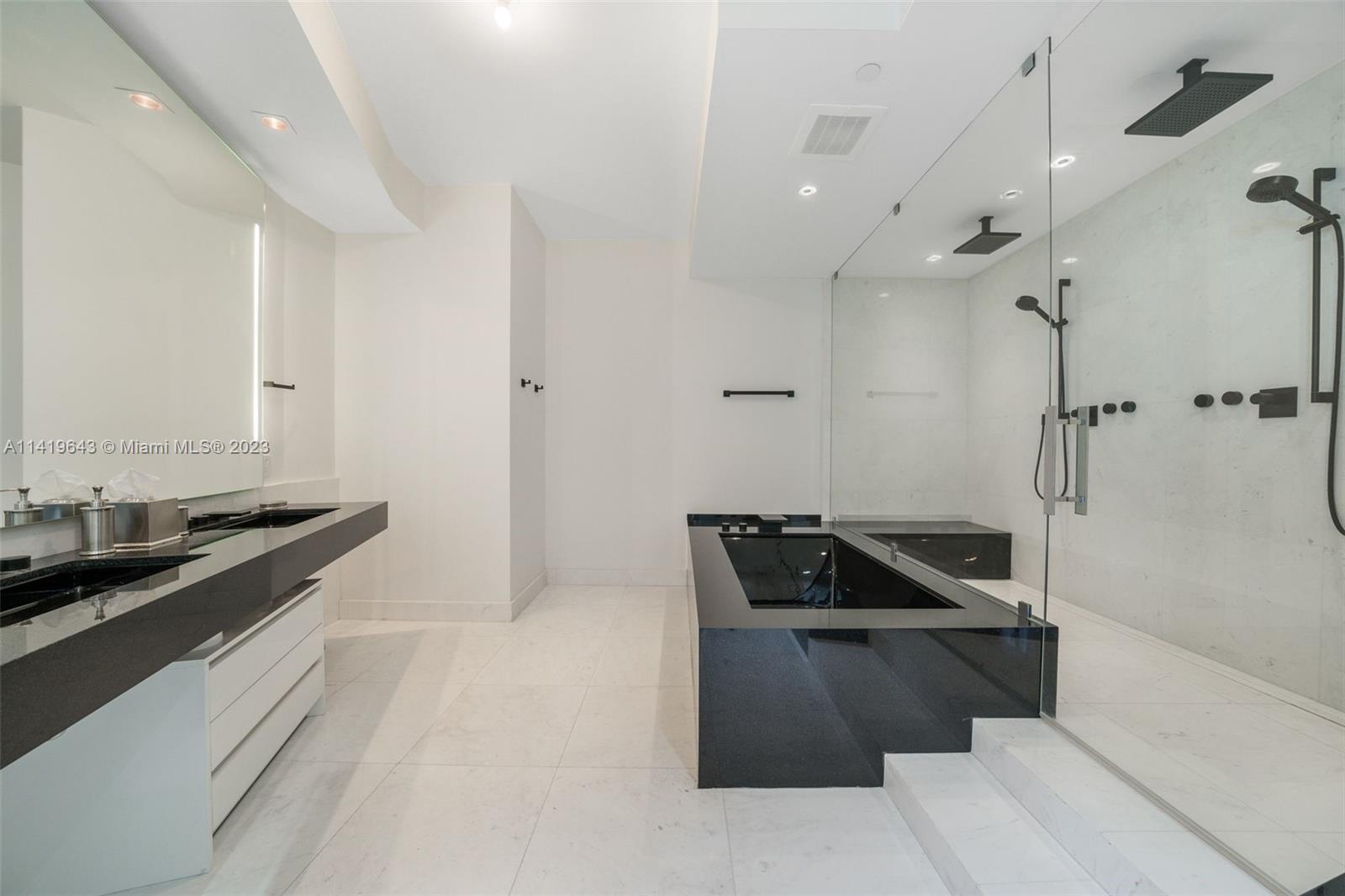 18555 COLLINS AVENUE COND - Residential Lease