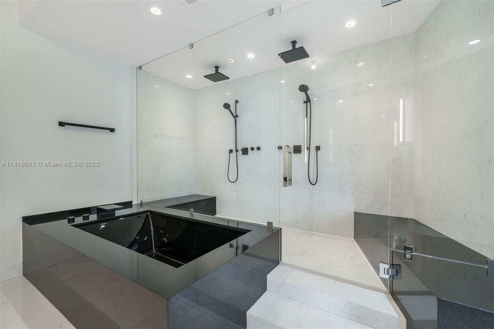 18555 COLLINS AVENUE COND - Residential Lease