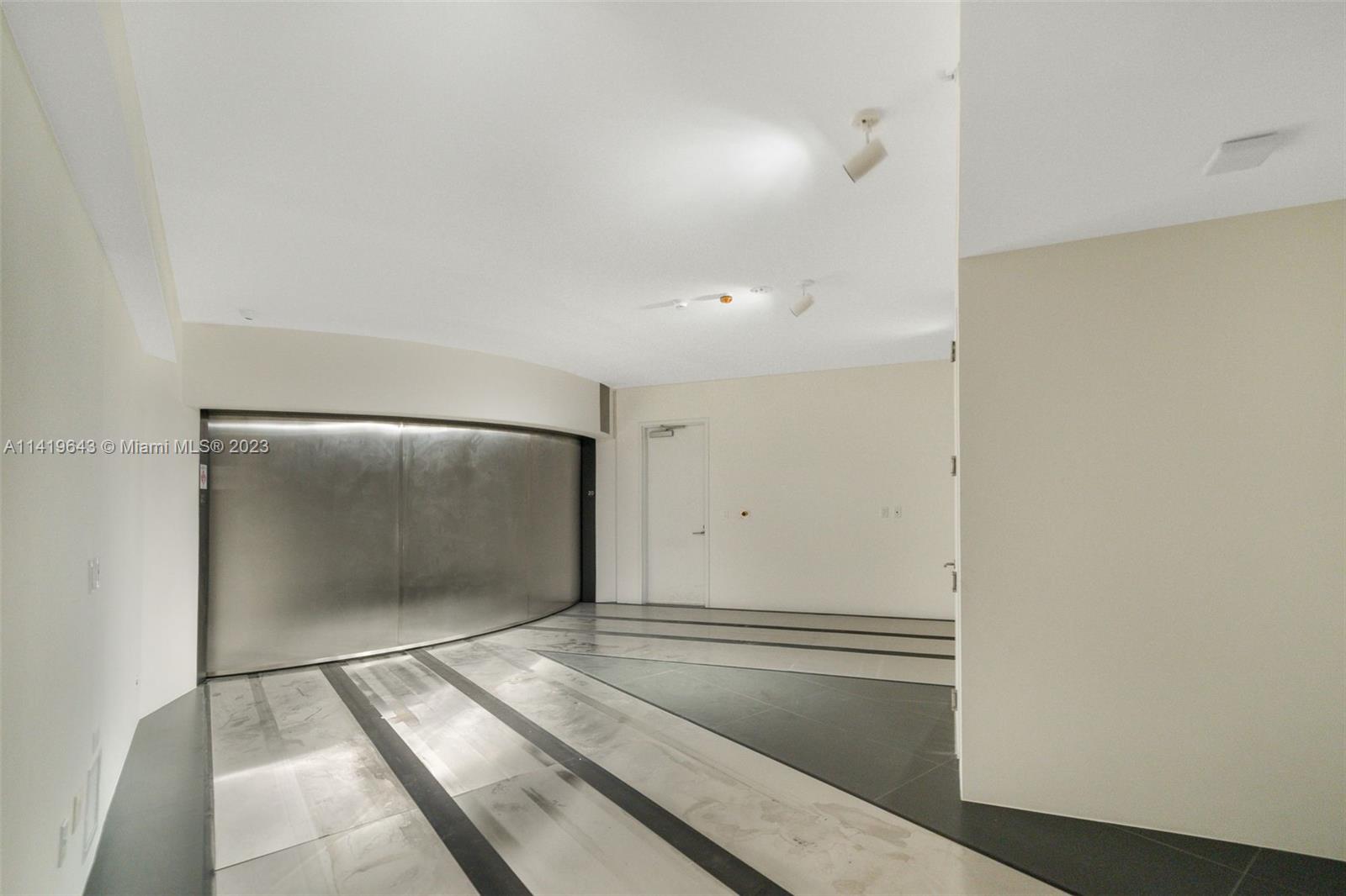 18555 COLLINS AVENUE COND - Residential Lease