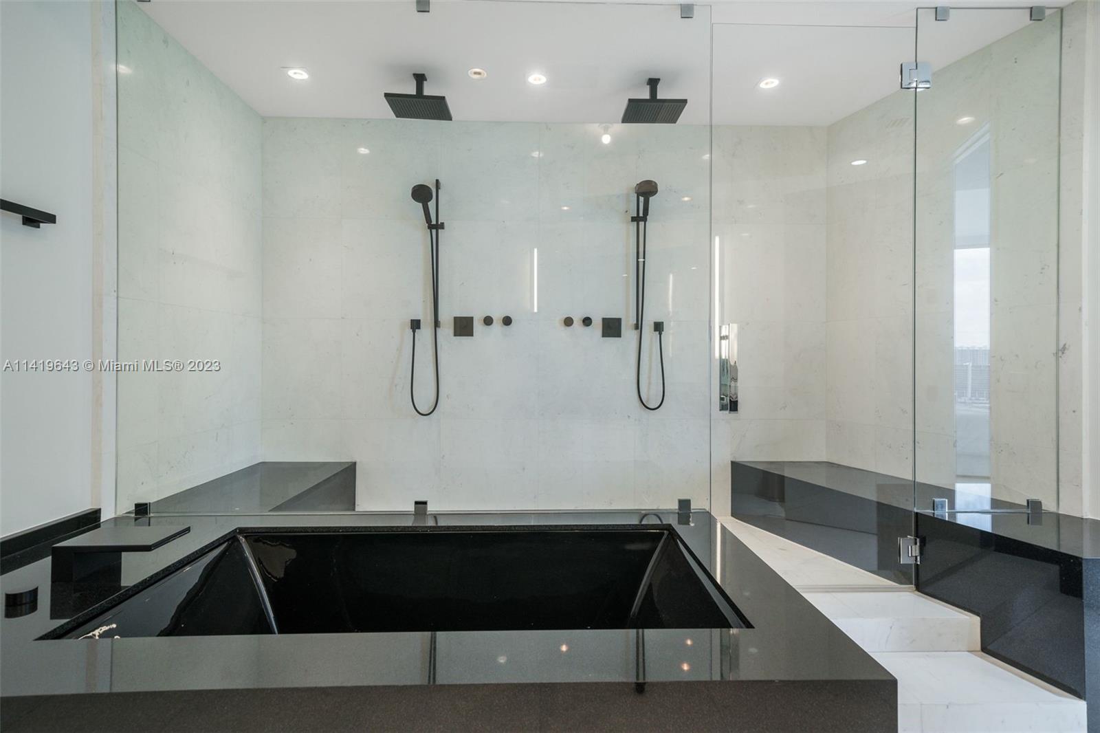 18555 COLLINS AVENUE COND - Residential Lease
