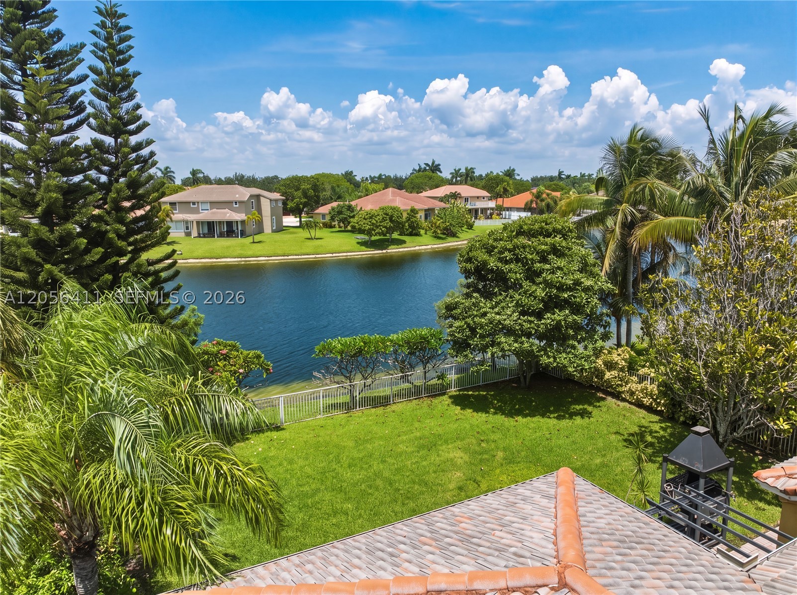 PEMBROKE FALLS - Residential