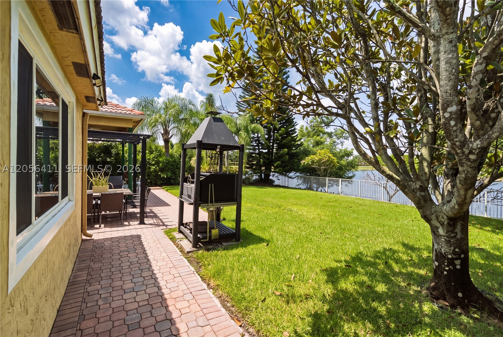 PEMBROKE FALLS - Residential