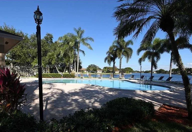 PEMBROKE LAKES SEC EIGHT - Residential Lease