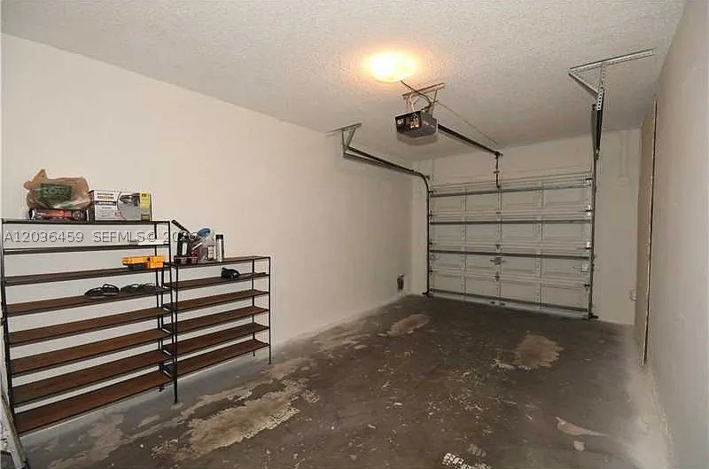 PEMBROKE LAKES SEC EIGHT - Residential Lease