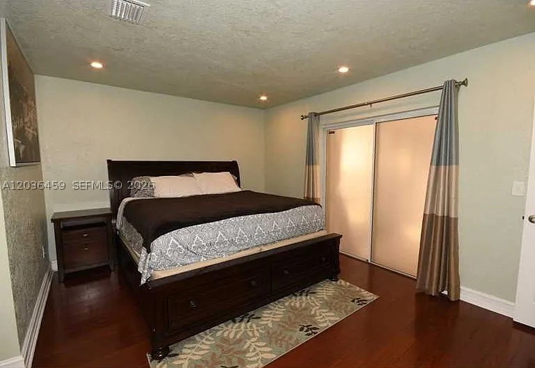 PEMBROKE LAKES SEC EIGHT - Residential Lease