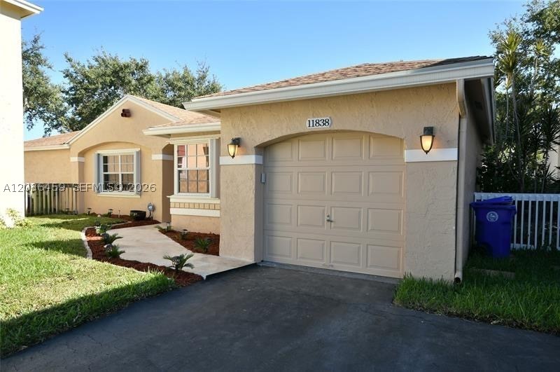PEMBROKE LAKES SEC EIGHT - Residential Lease