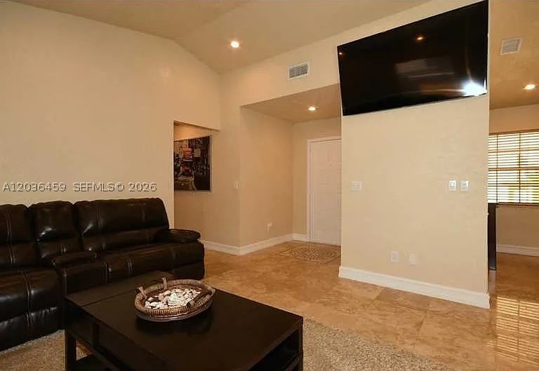 PEMBROKE LAKES SEC EIGHT - Residential Lease