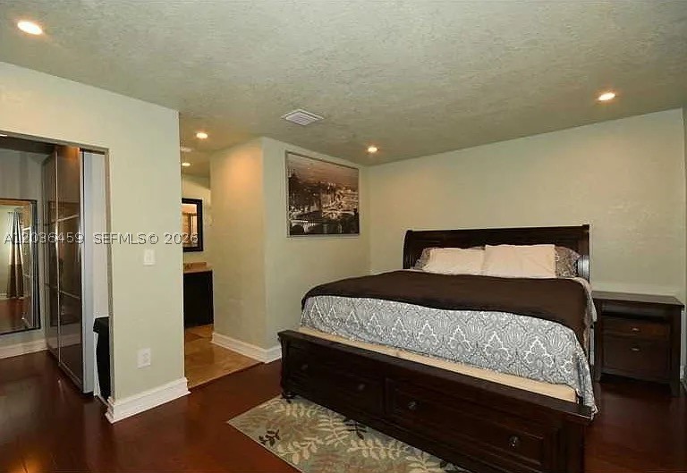 PEMBROKE LAKES SEC EIGHT - Residential Lease