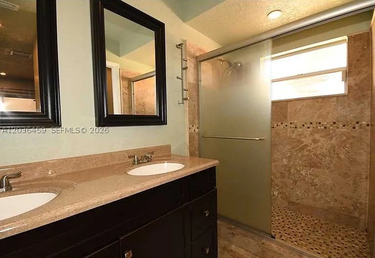 PEMBROKE LAKES SEC EIGHT - Residential Lease