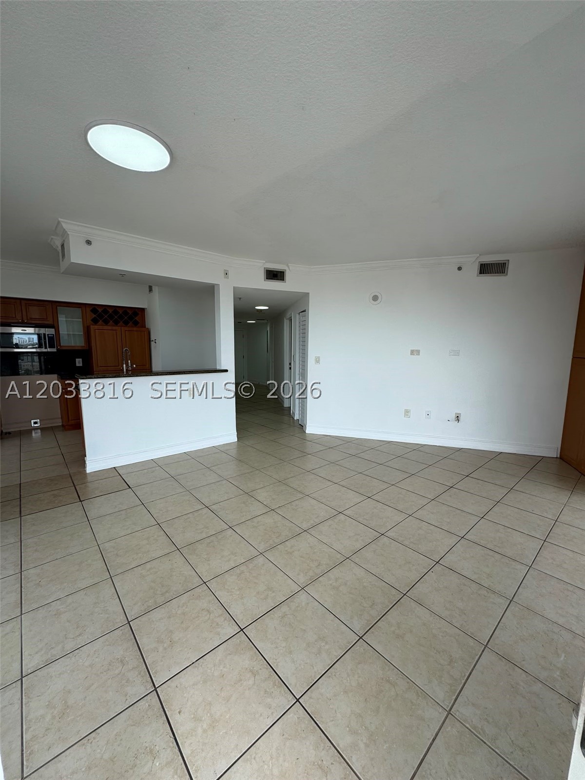 ALTOS DE MIAMI CONDO - Residential Lease