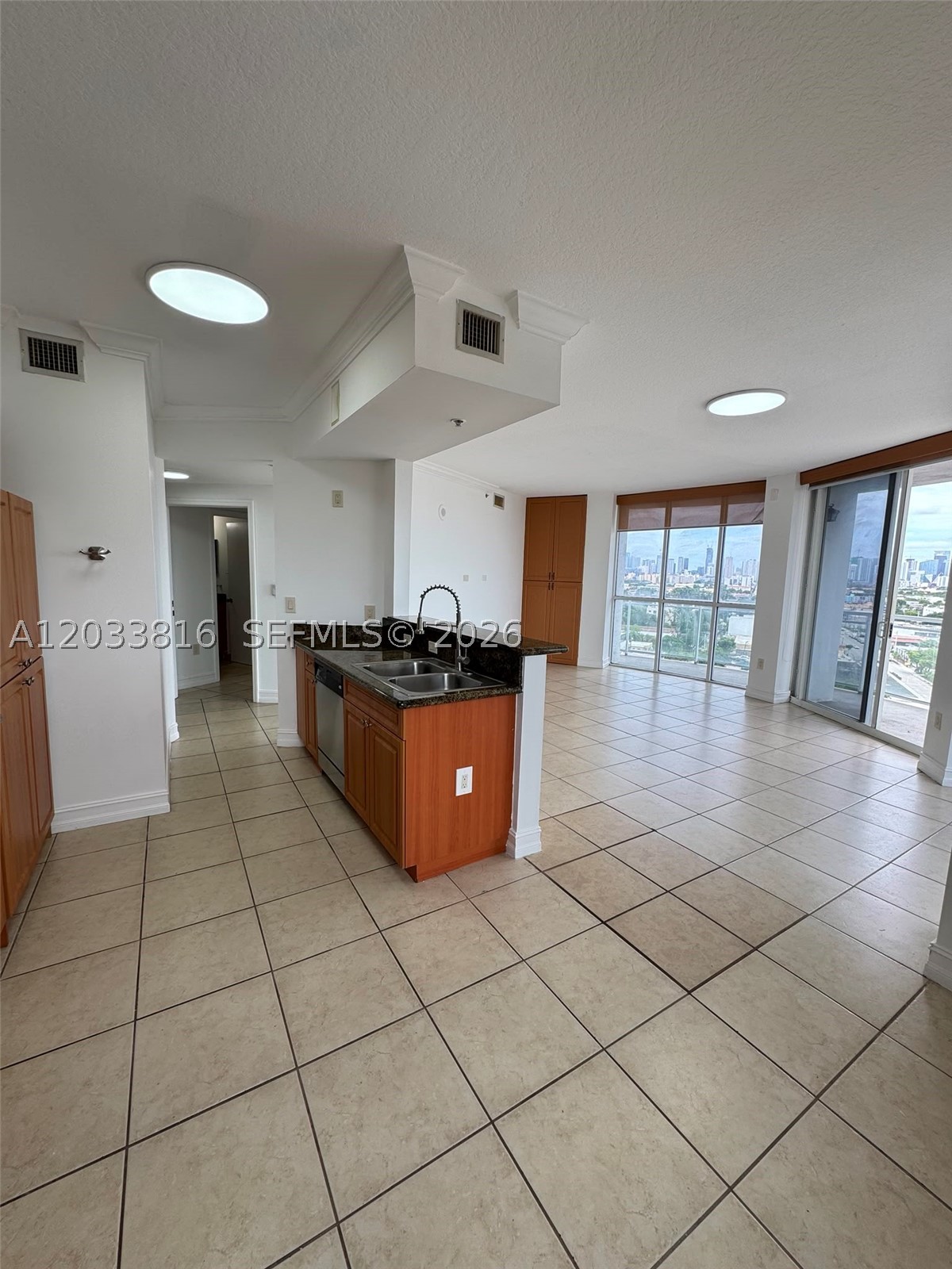 ALTOS DE MIAMI CONDO - Residential Lease