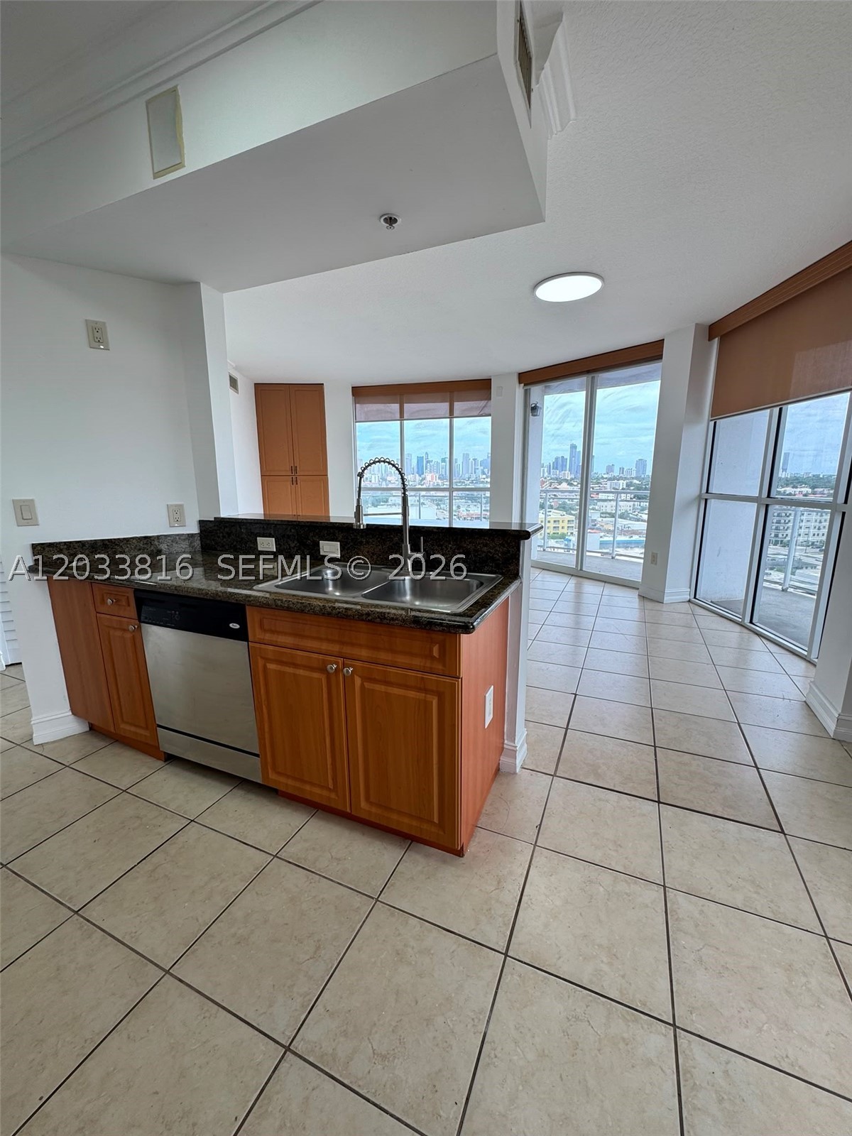 ALTOS DE MIAMI CONDO - Residential Lease