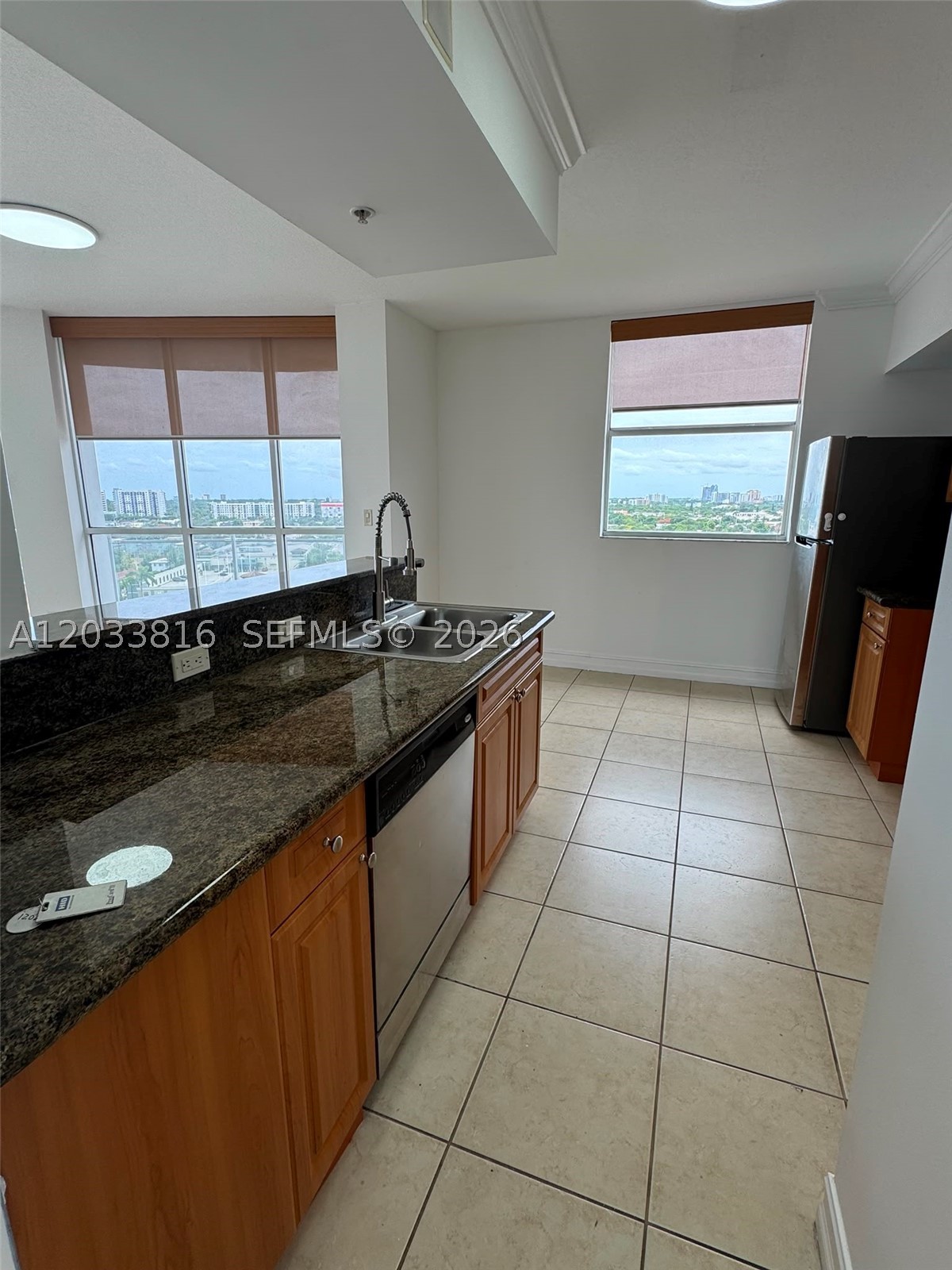 ALTOS DE MIAMI CONDO - Residential Lease
