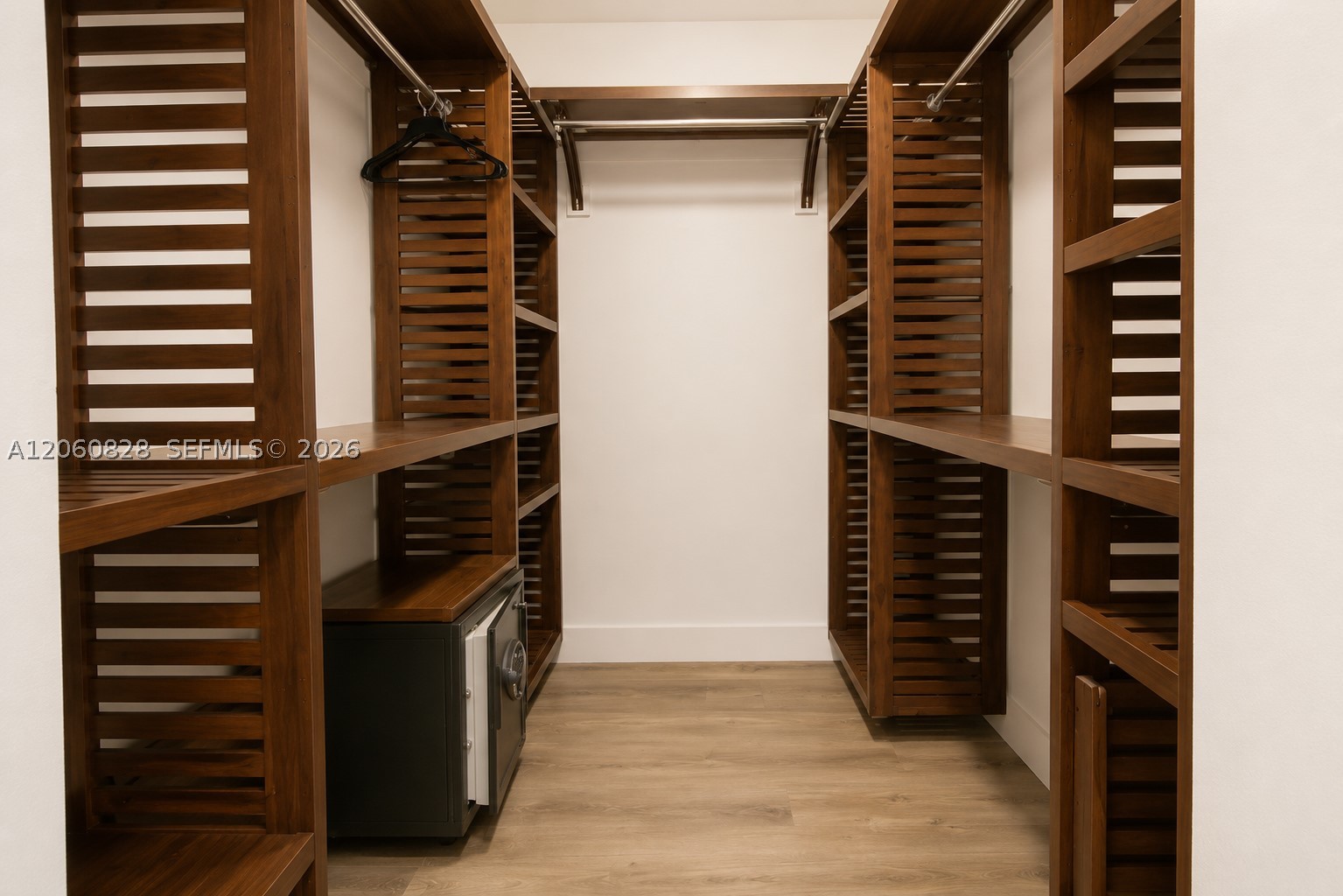 COUNTRY CLUB OF MIAMI FAI - Residential