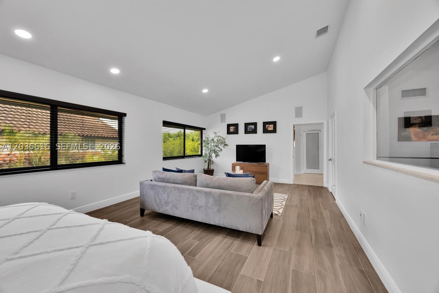 L HERMITAGE - Residential