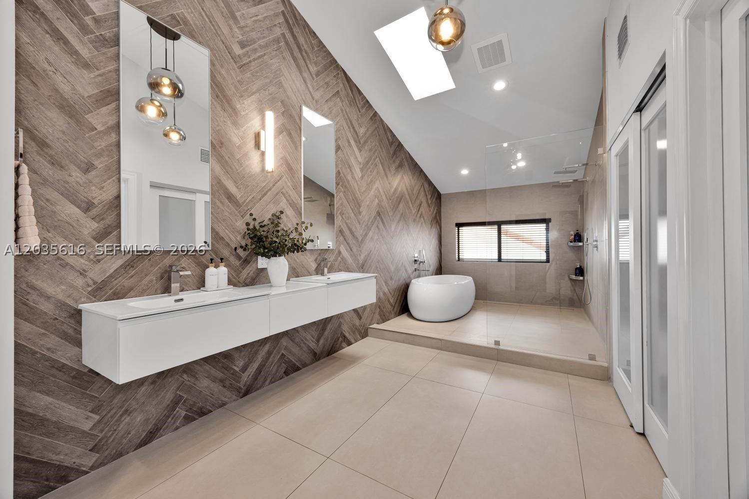 L HERMITAGE - Residential