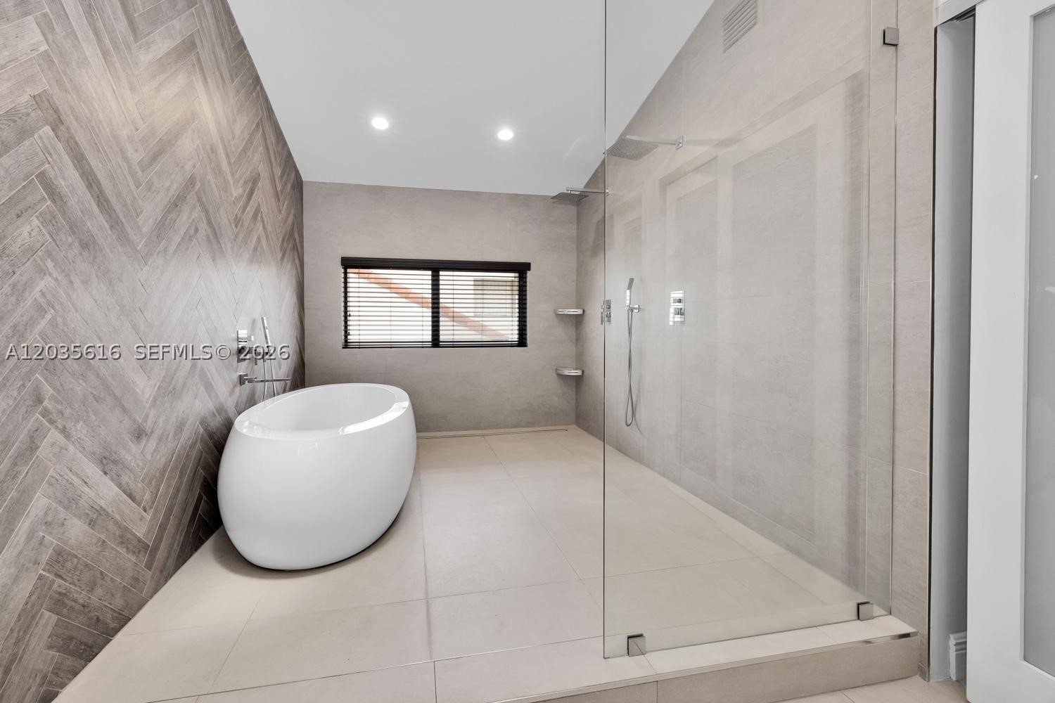 L HERMITAGE - Residential