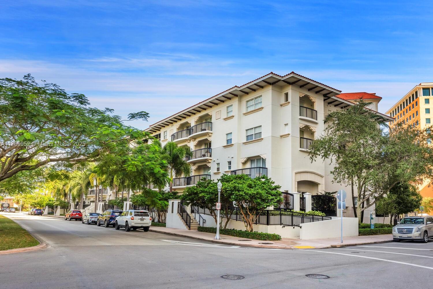 VILLA ALHAMBRA CONDO - Residential
