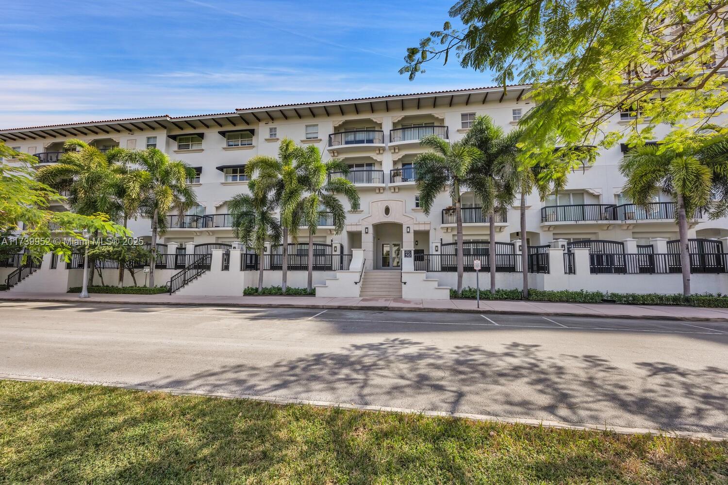 VILLA ALHAMBRA CONDO - Residential