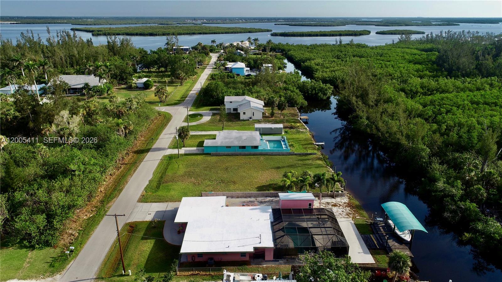 BAYSHORES - Residential