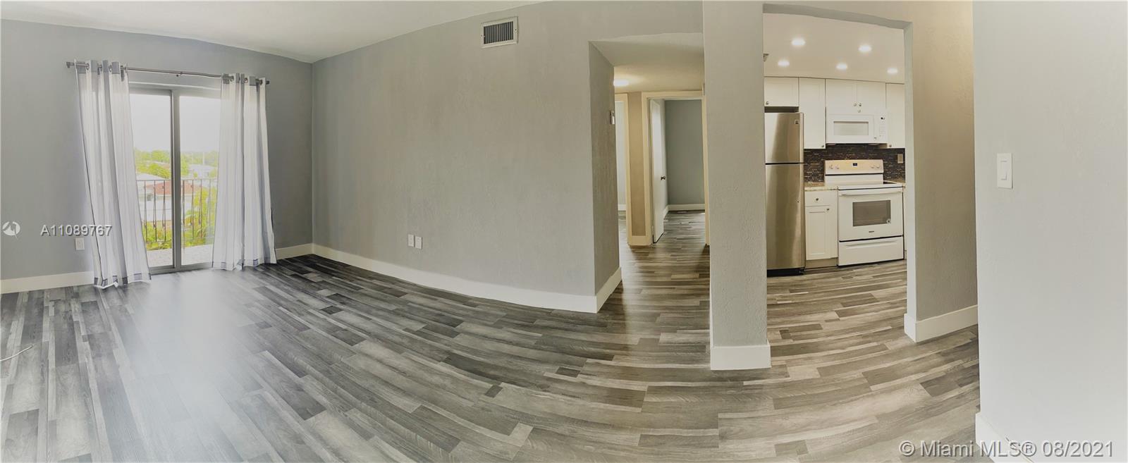 Completely renovated unit. two beds and one bath. Boutique building. Washer and Dryer on first floor of building.
 Owner will only accept up to three people in the unit.
