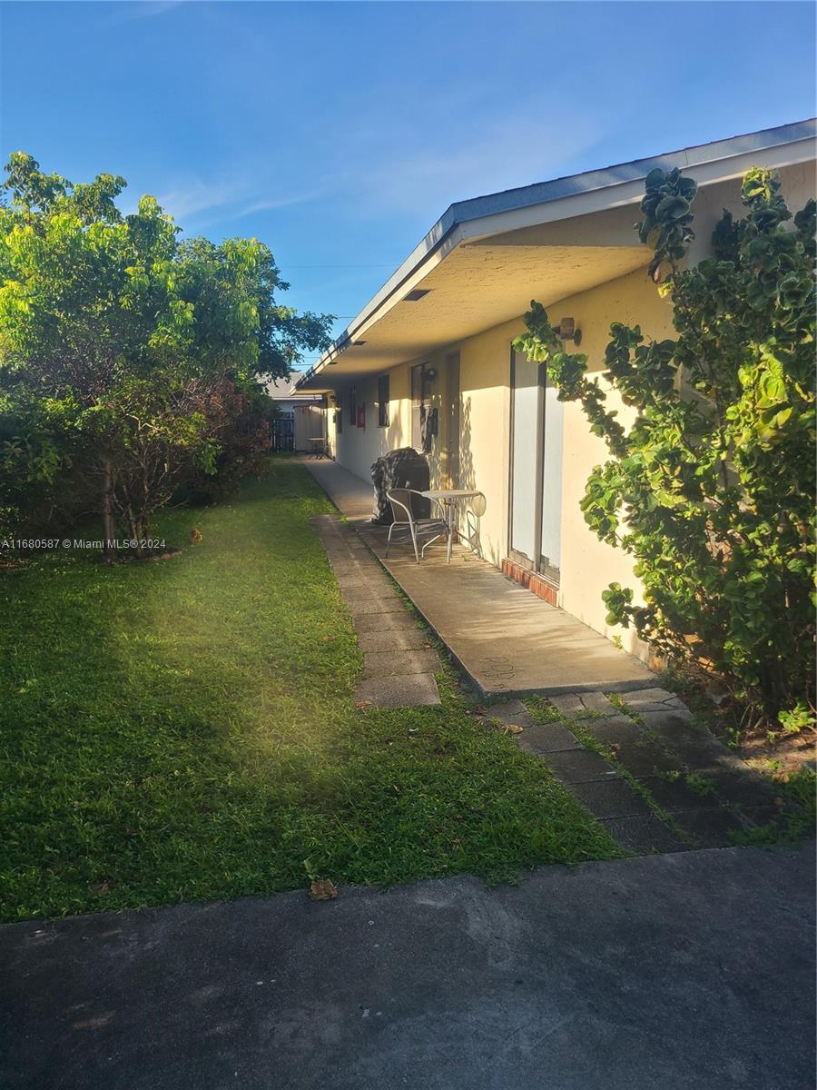 NORTH HOLLYWOOD - Residential Lease