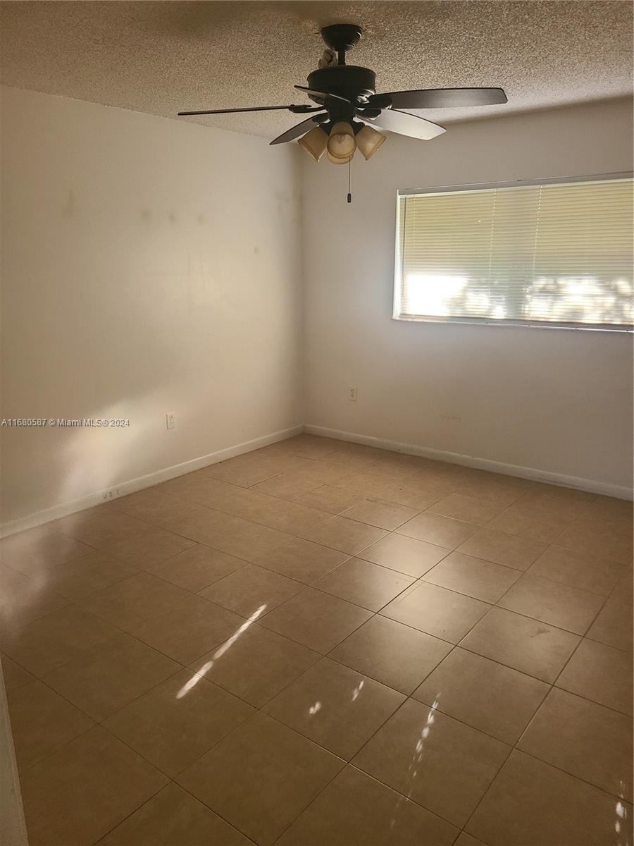 NORTH HOLLYWOOD - Residential Lease