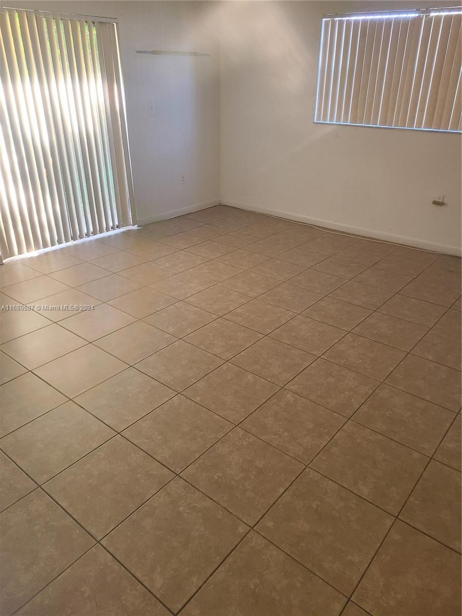 NORTH HOLLYWOOD - Residential Lease