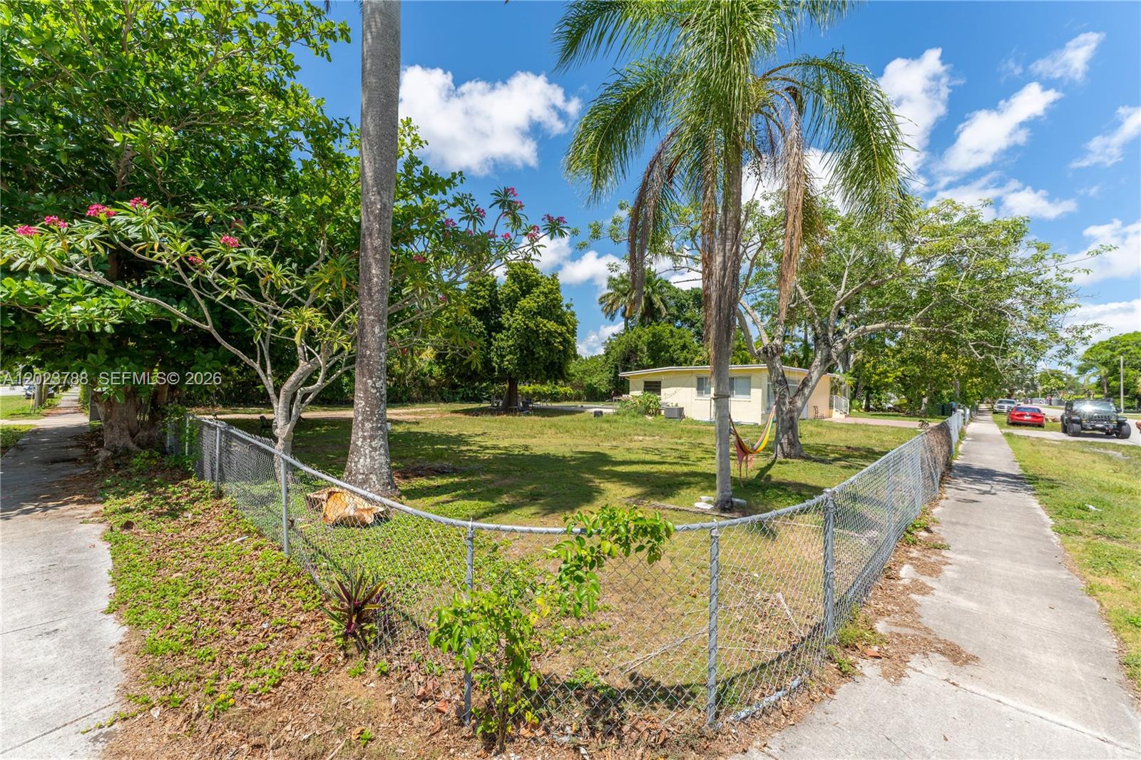 PONCE DE LEON - Residential