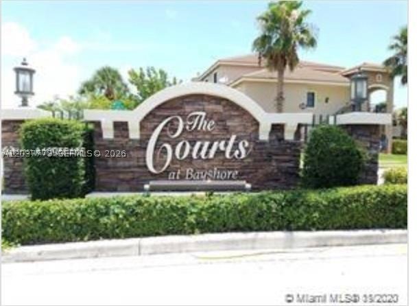 Gorgeous and spacious townhome in the best area of CutlerBay.  Unit has 3 bedroom 2.5 bathroom.  Community has outstanding amenities.