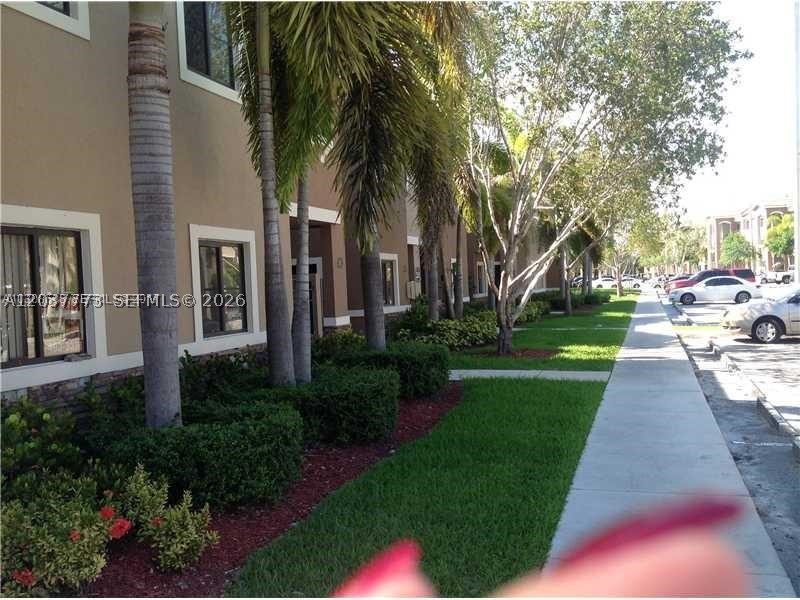 THE COURTS AT BAYSHORE I - Residential Lease