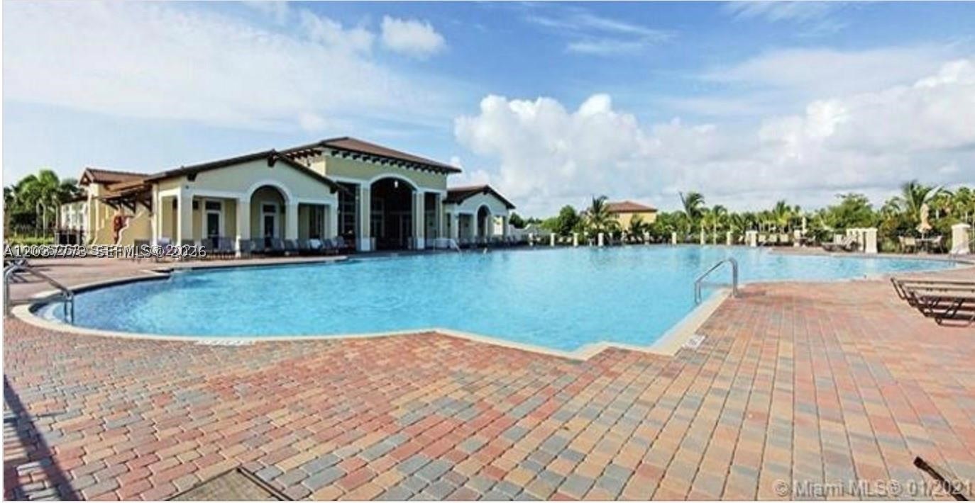 THE COURTS AT BAYSHORE I - Residential Lease