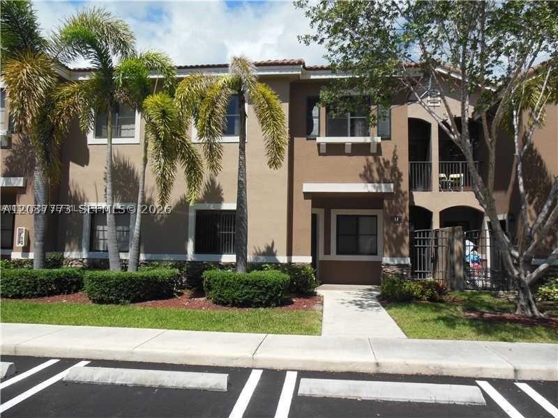 THE COURTS AT BAYSHORE I - Residential Lease