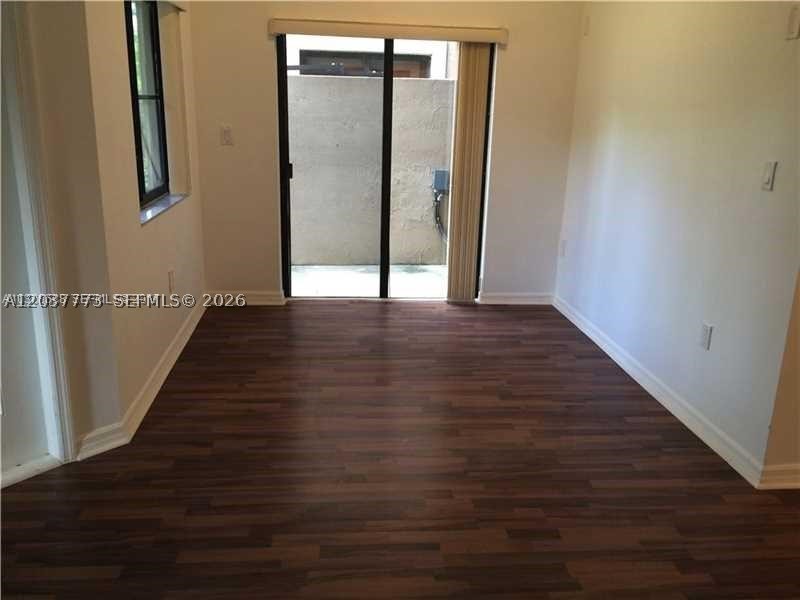 THE COURTS AT BAYSHORE I - Residential Lease