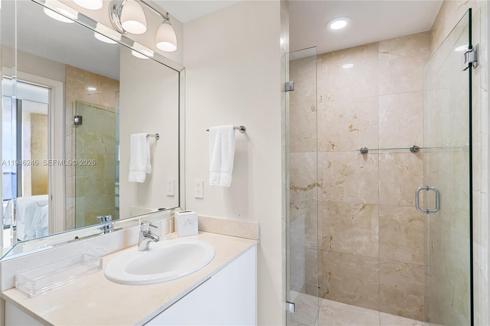 SAYAN CONDO - Residential