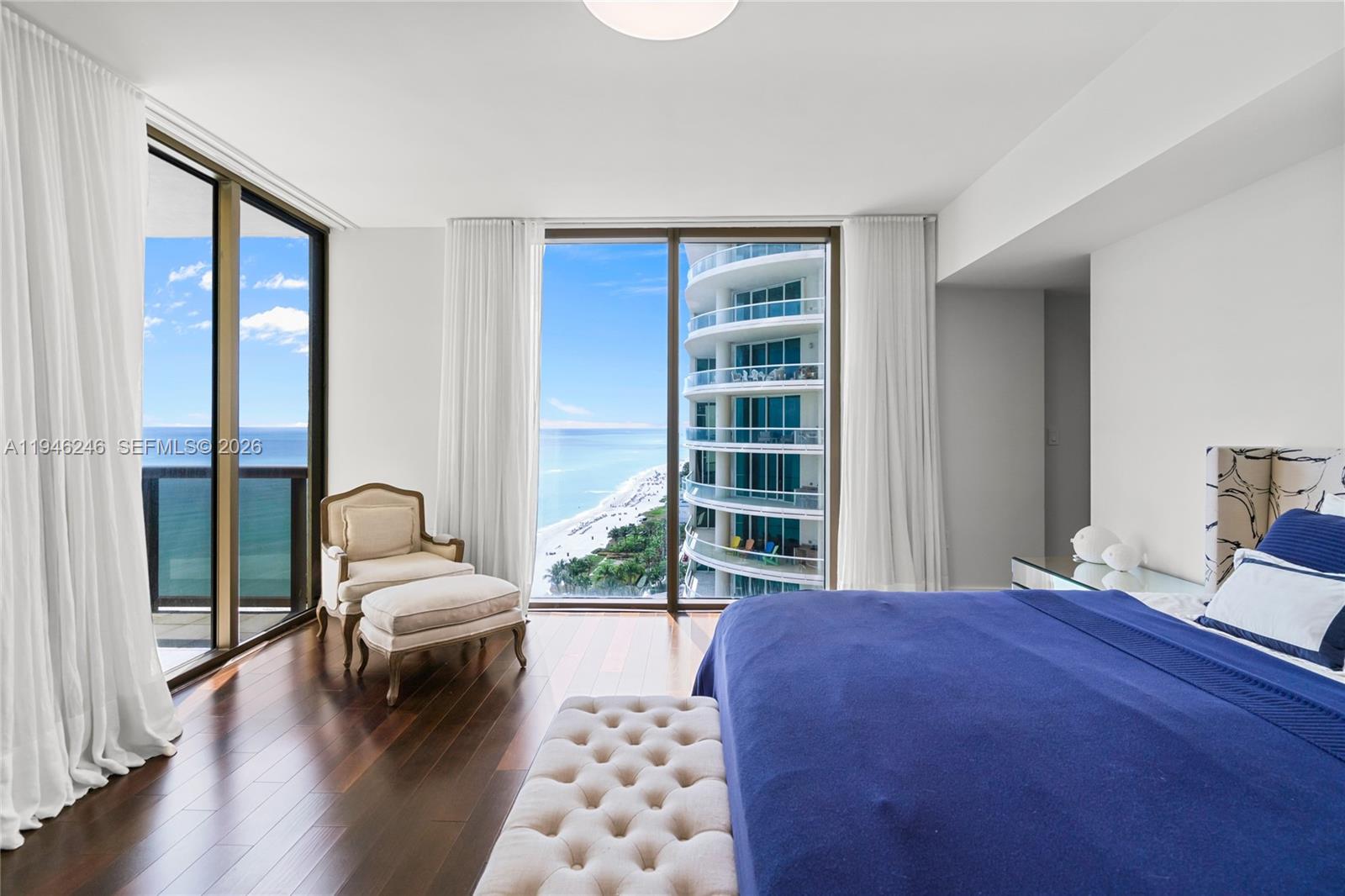 SAYAN CONDO - Residential