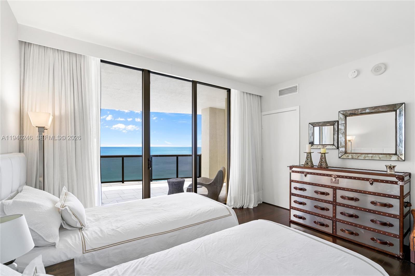 SAYAN CONDO - Residential