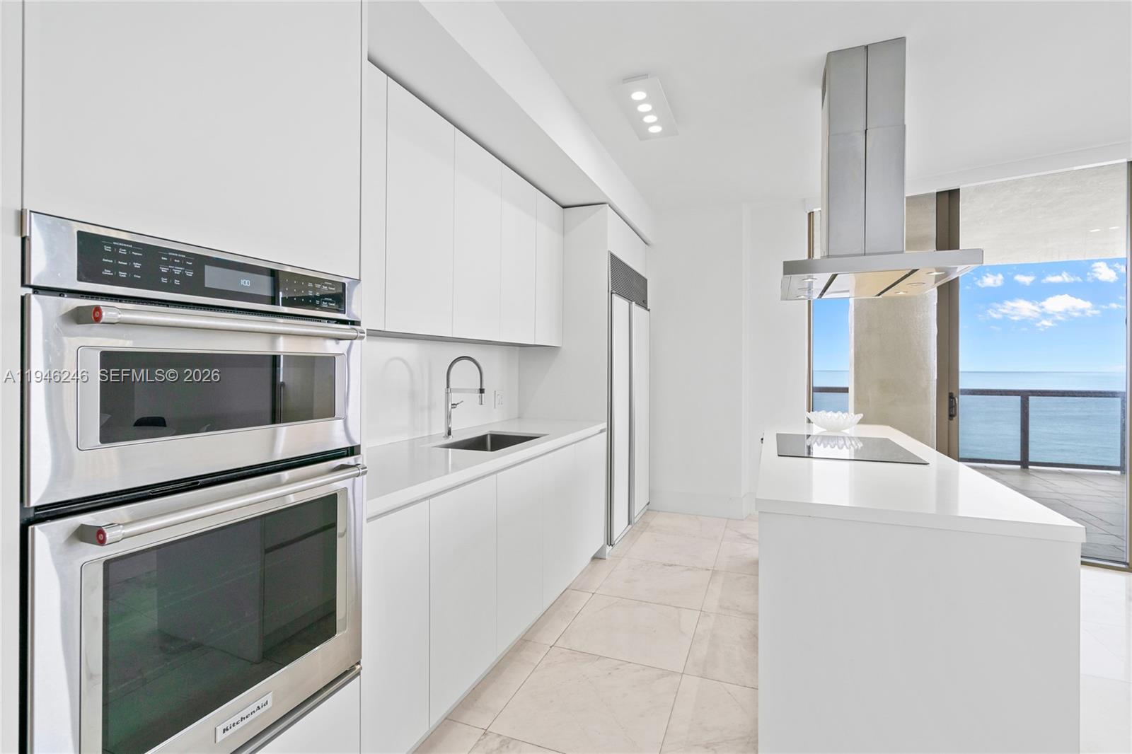 SAYAN CONDO - Residential