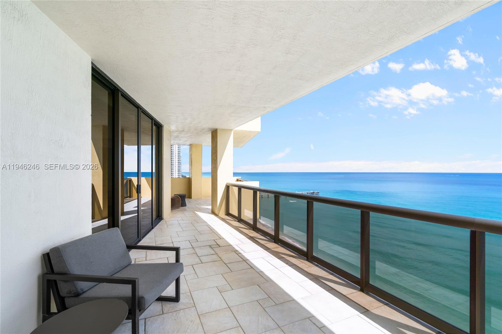 SAYAN CONDO - Residential
