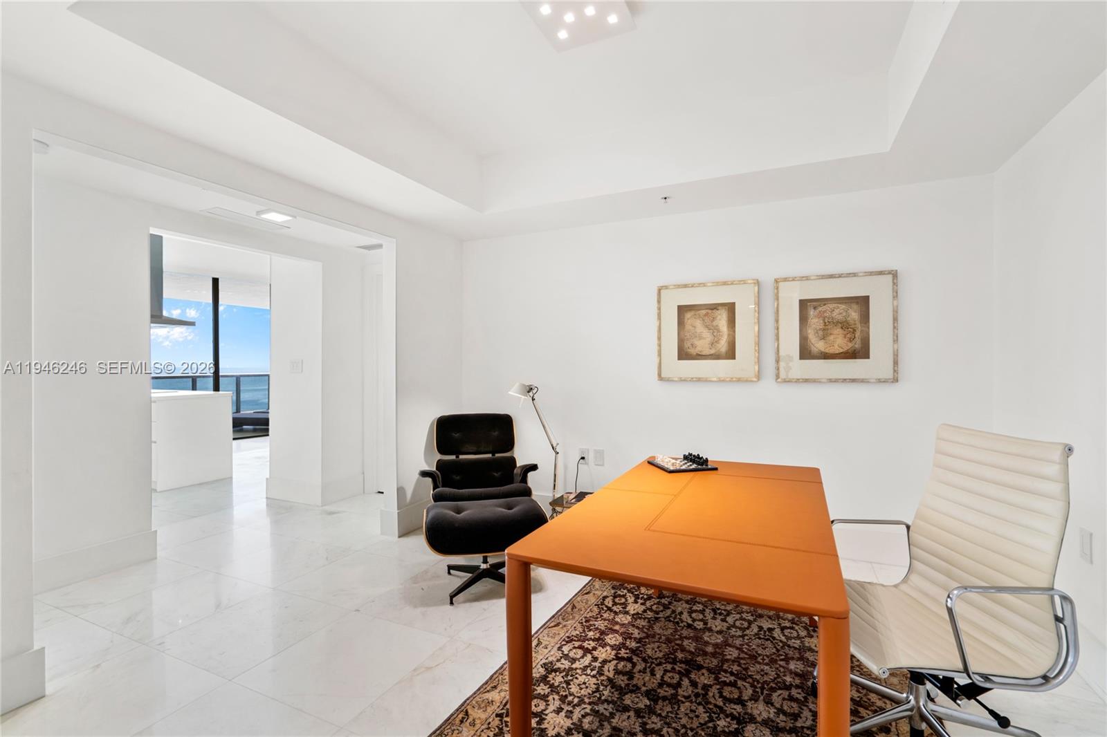 SAYAN CONDO - Residential