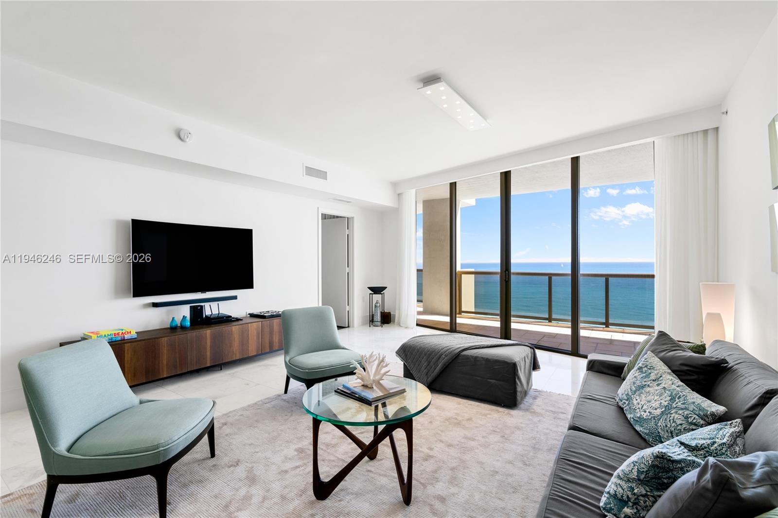 SAYAN CONDO - Residential