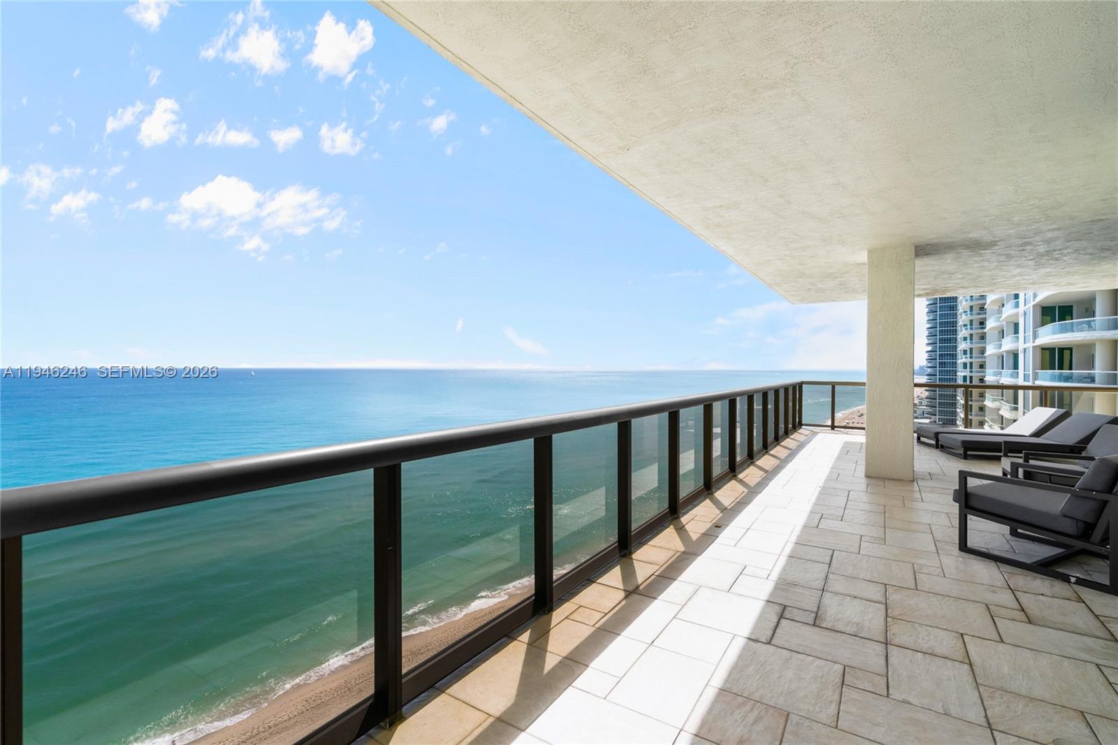 SAYAN CONDO - Residential