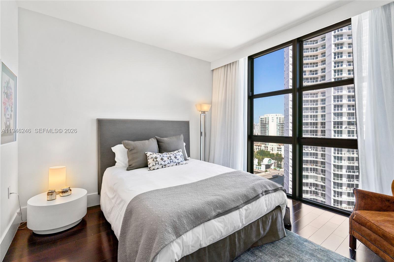SAYAN CONDO - Residential