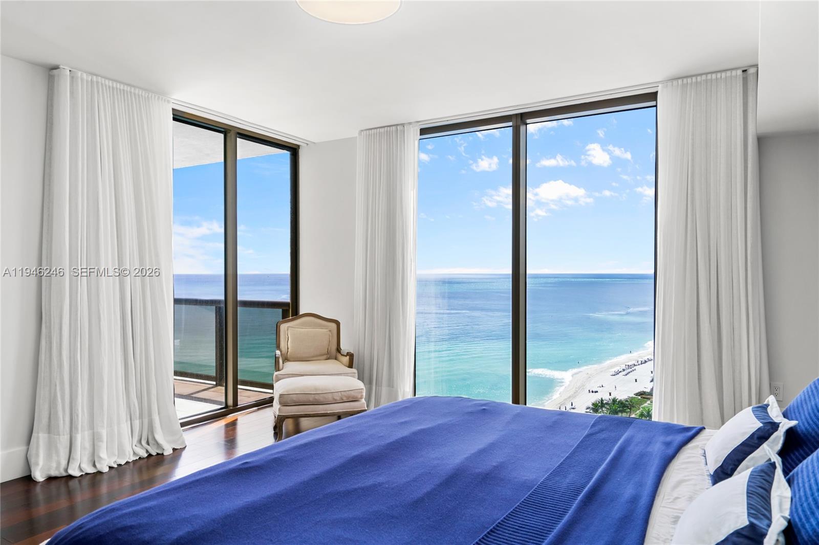 SAYAN CONDO - Residential