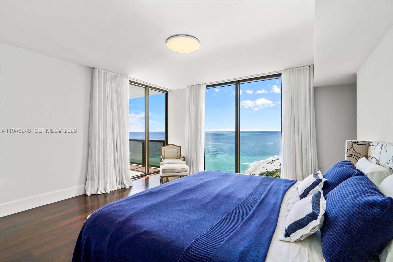 SAYAN CONDO - Residential