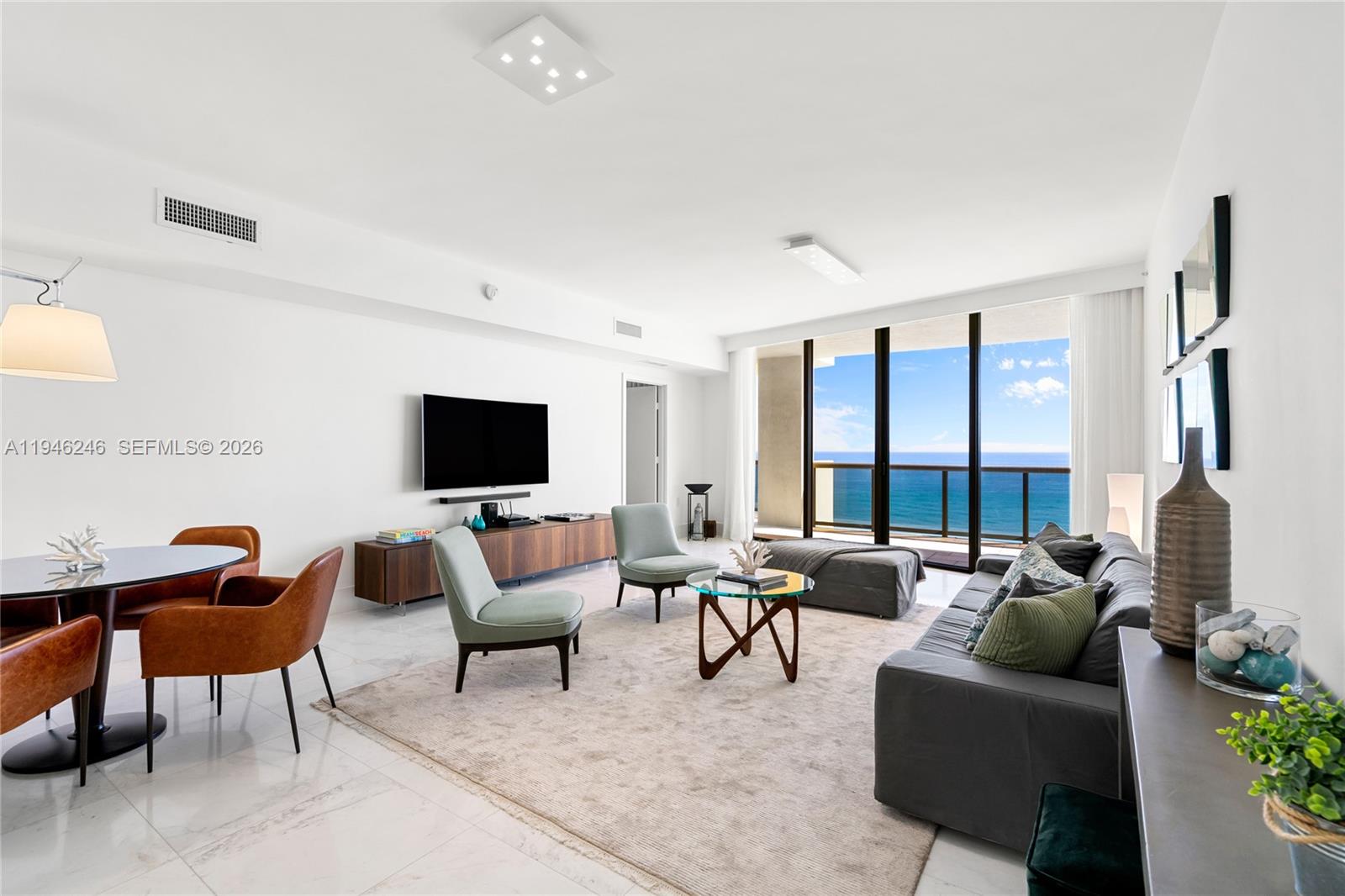 SAYAN CONDO - Residential