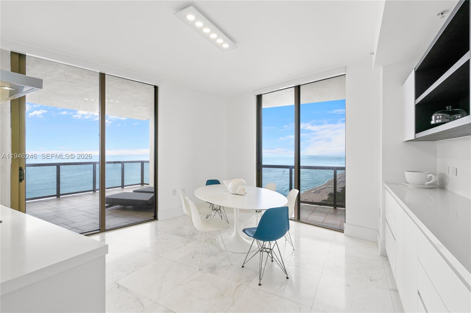 SAYAN CONDO - Residential