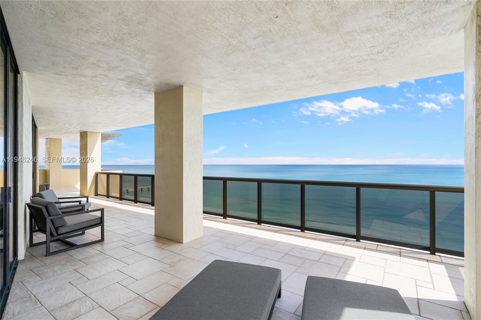 SAYAN CONDO - Residential