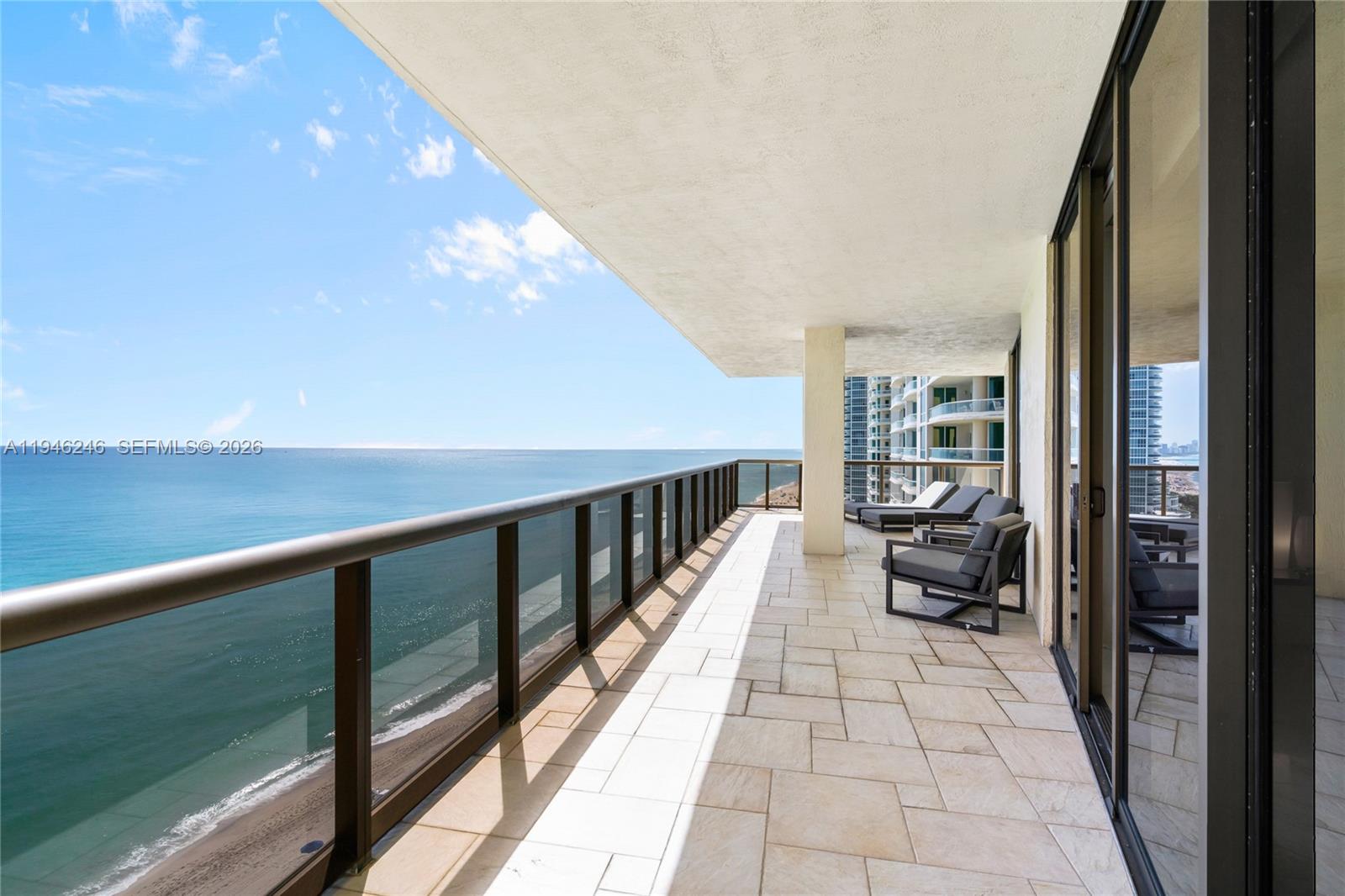 SAYAN CONDO - Residential