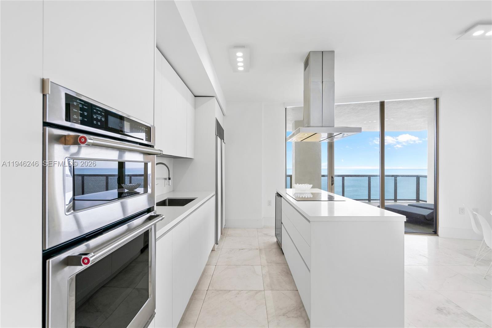 SAYAN CONDO - Residential